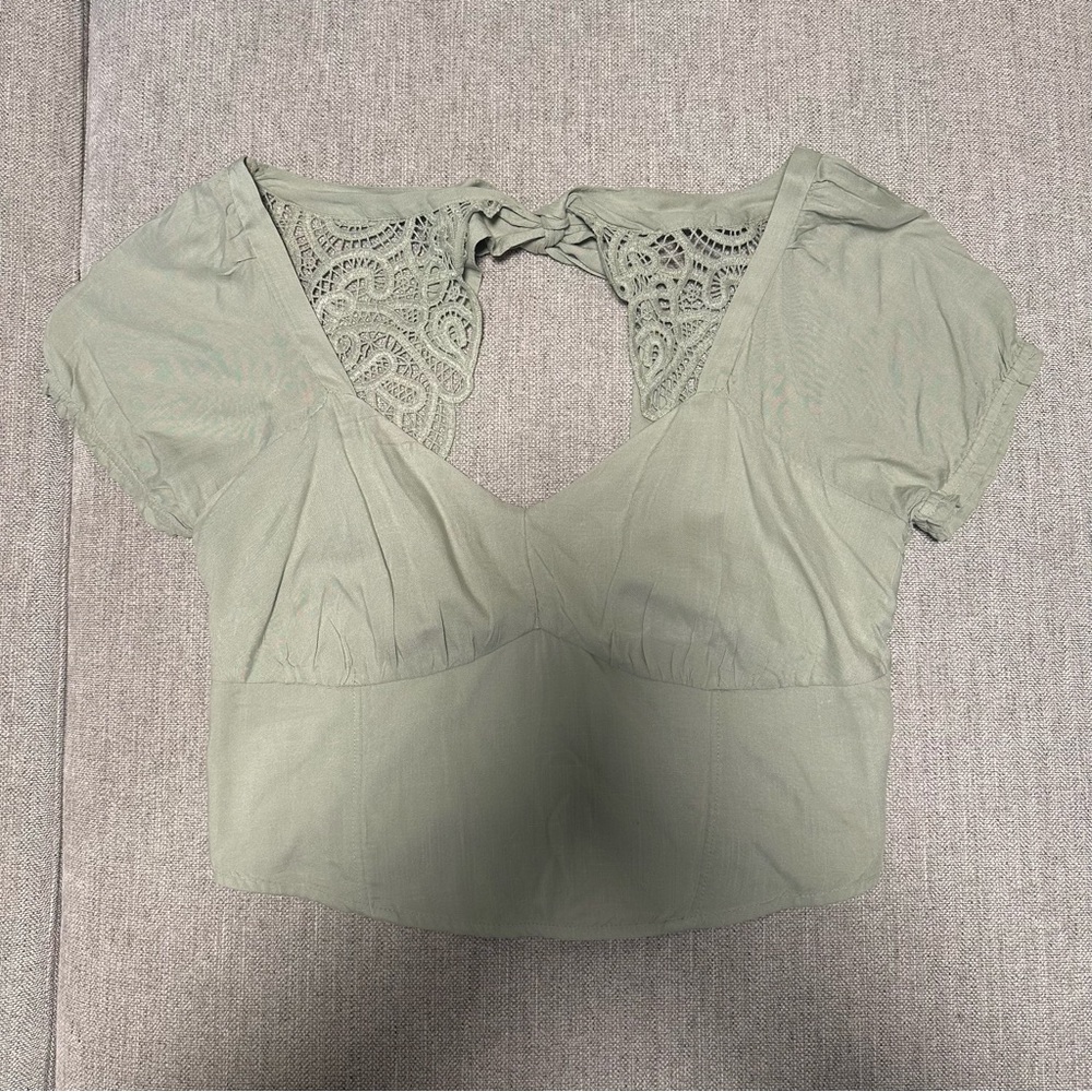 Elegant Lace Back Women’s Top - Green